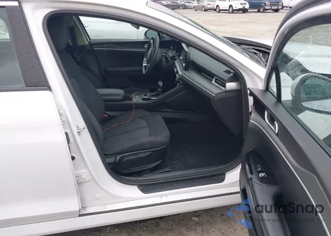 2022 Kia K5 Lxs z USA, uszkodzony, nr VIN 5XXG14J28NG145537